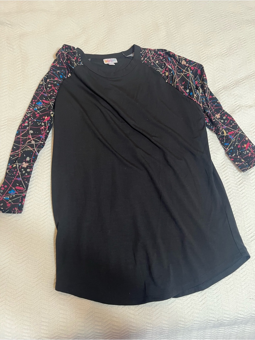 Ladies LuLaRoe Randy size large paint splatter top shirt black